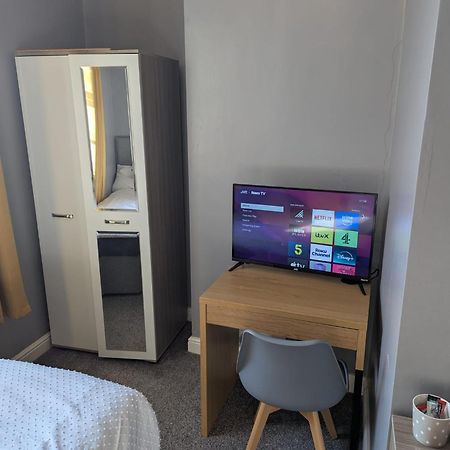 Darwin Stays - Service Accommodation In Newcastle Under Lyme City Centre Kültér fotó