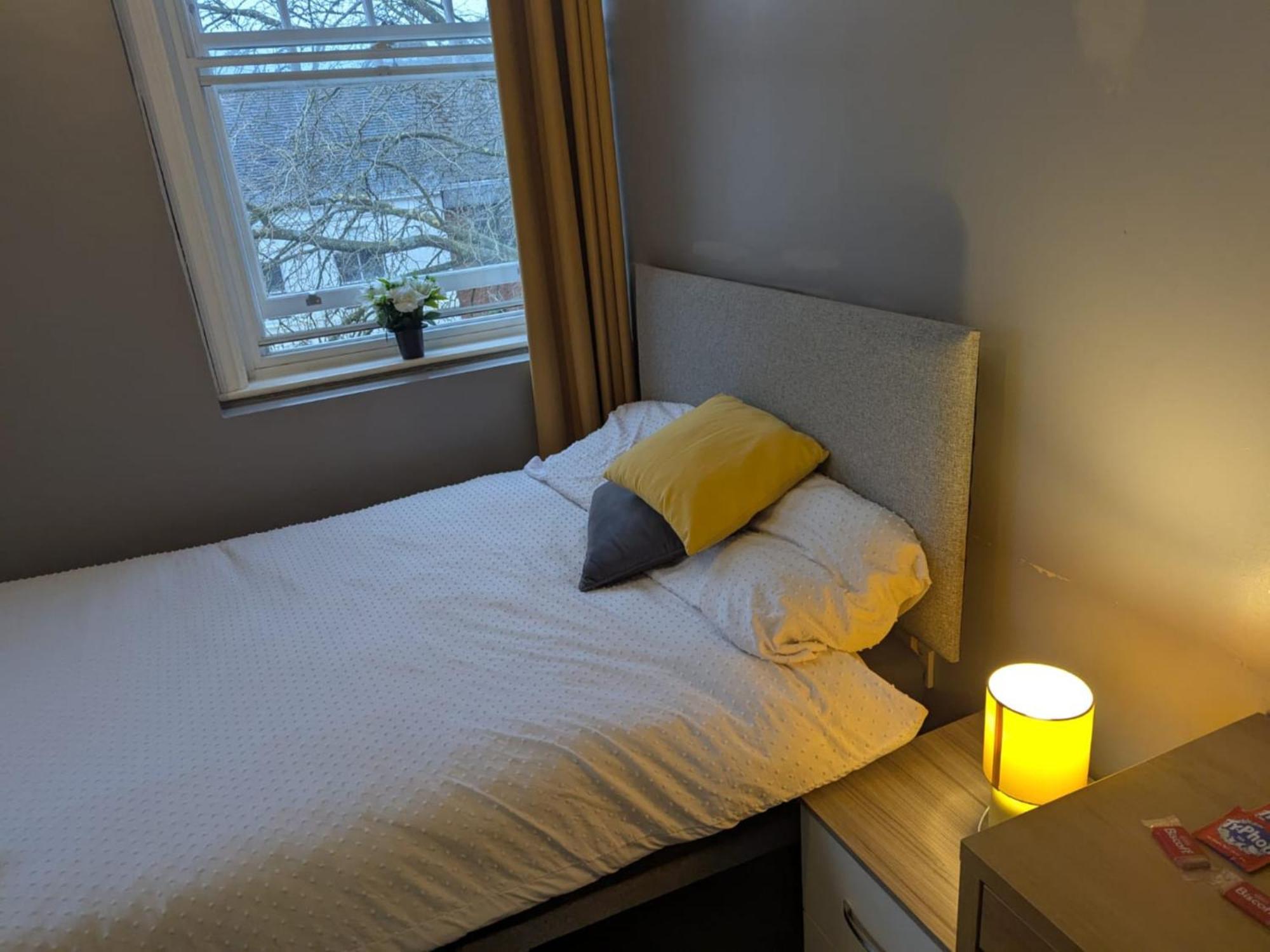 Darwin Stays - Service Accommodation In Newcastle Under Lyme City Centre Kültér fotó