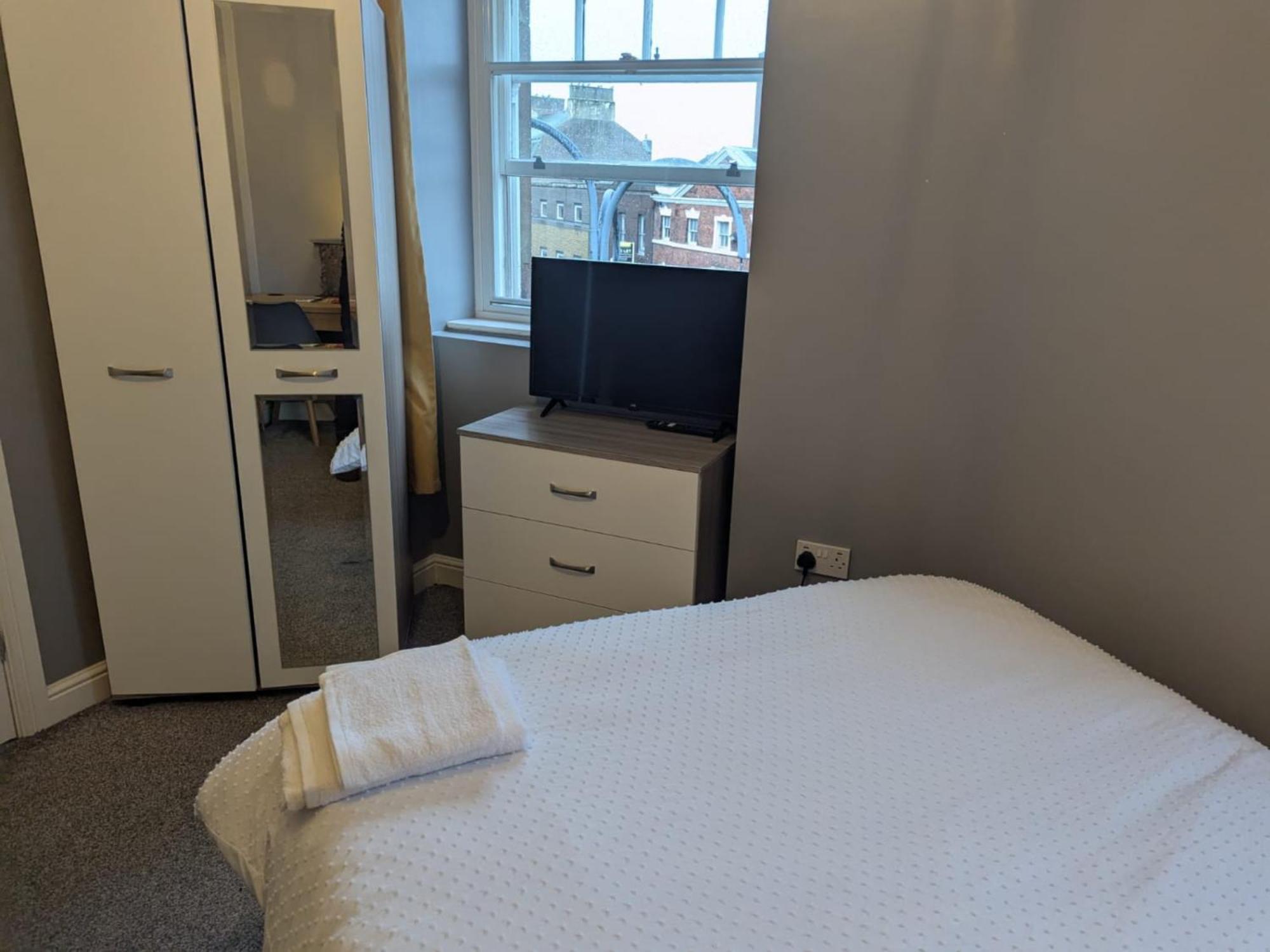 Darwin Stays - Service Accommodation In Newcastle Under Lyme City Centre Kültér fotó