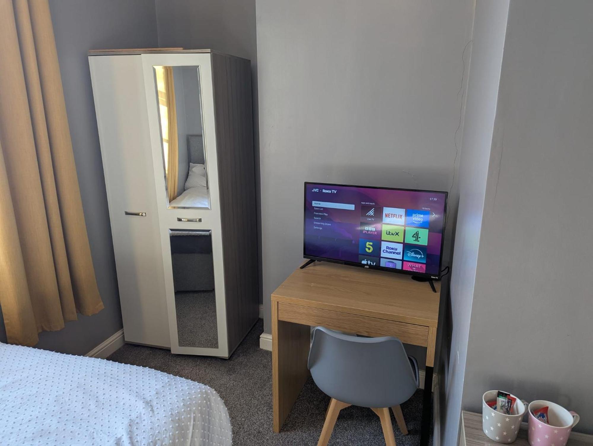 Darwin Stays - Service Accommodation In Newcastle Under Lyme City Centre Kültér fotó